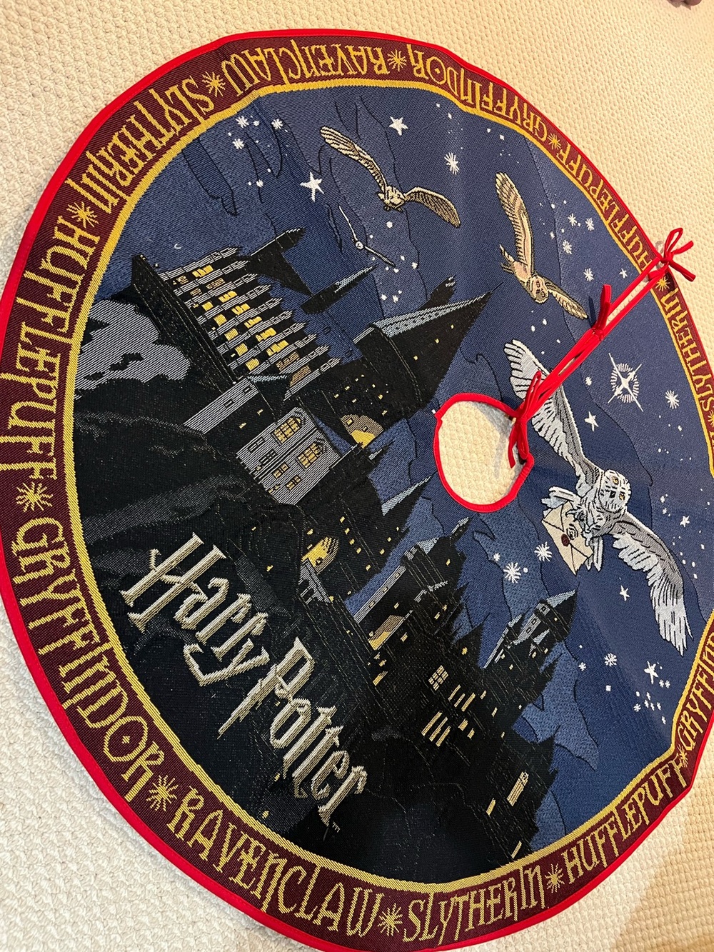 2020 Hallmark Harry Potter Hogwarts Castle Tree Skirt - Picture 3 of 6